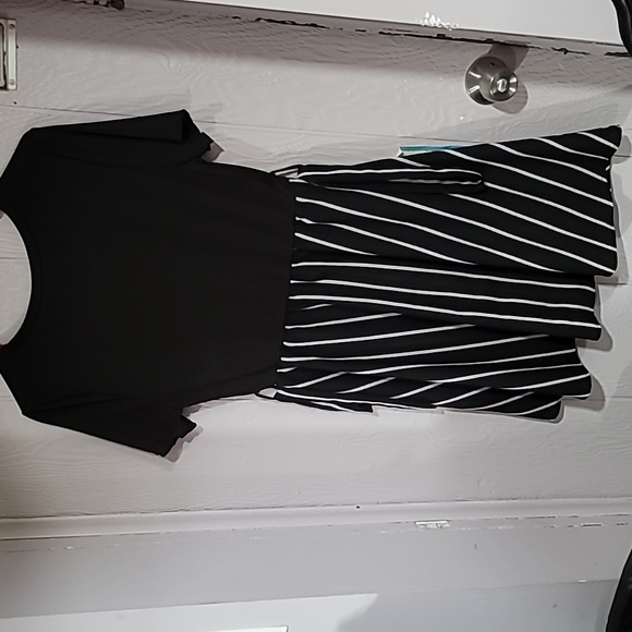 Large (runs small) Dress - Picture 5 of 6